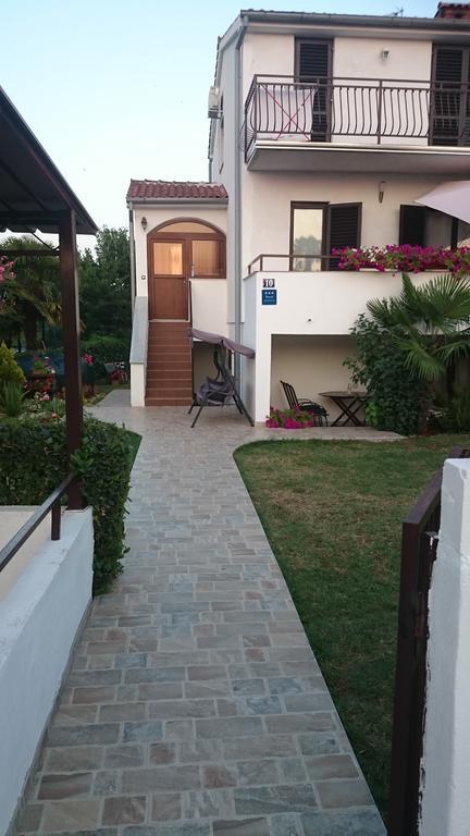 Apartment Devcic Пореч Экстерьер фото